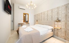 Avenue Suites